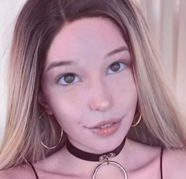 Belle Delphine No Makeup Look - Rasalla Beauty
