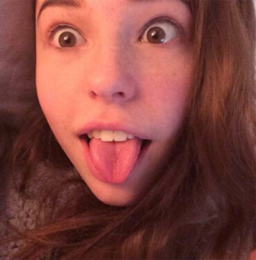 Belle Delphine No Makeup Look - Rasalla Beauty